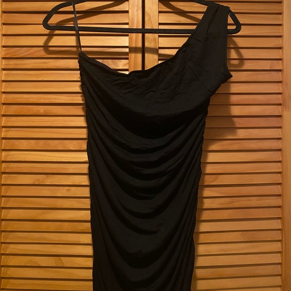 One Shoulder Solid Bodycon Dress - Picture 6 of 8